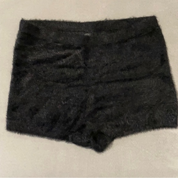 VICTORIA’S SECRET ❤️  Fuzzy Shorts & Top Set - L ~ NWT - Picture 4 of 11